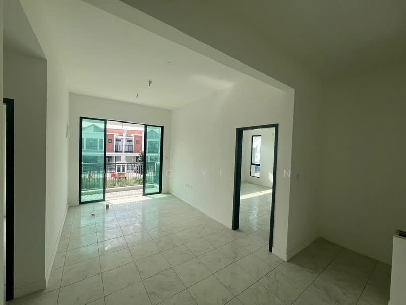 2-storey Terraced House for Sale in Bandar Dato Onn (Tebrau) - Wong Yi Xin - Living Room - PropertyGuru.com.my