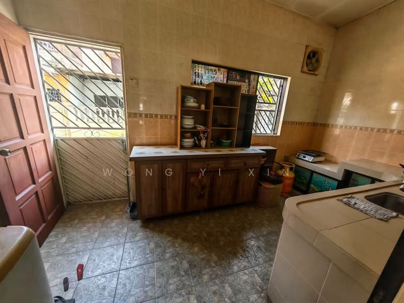 Rumah Teres 2 Tingkat untuk Dijual di Taman Satelite 2 (Bahau) - Wong Yi Xin - Kitchen - PropertyGuru.com.my