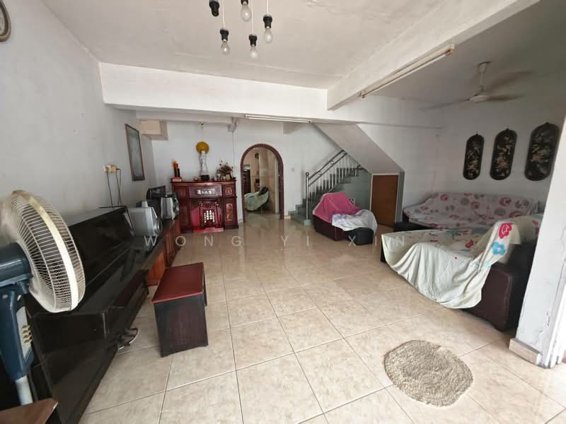 Rumah Teres 2 Tingkat untuk Dijual di Taman Satelite 2 (Bahau) - Wong Yi Xin - Living Room - PropertyGuru.com.my