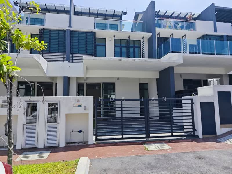 Rumah Teres 2.5 Tingkat untuk Dijual di Puchong (Selangor) - Melinda Tan - Exterior - PropertyGuru.com.my