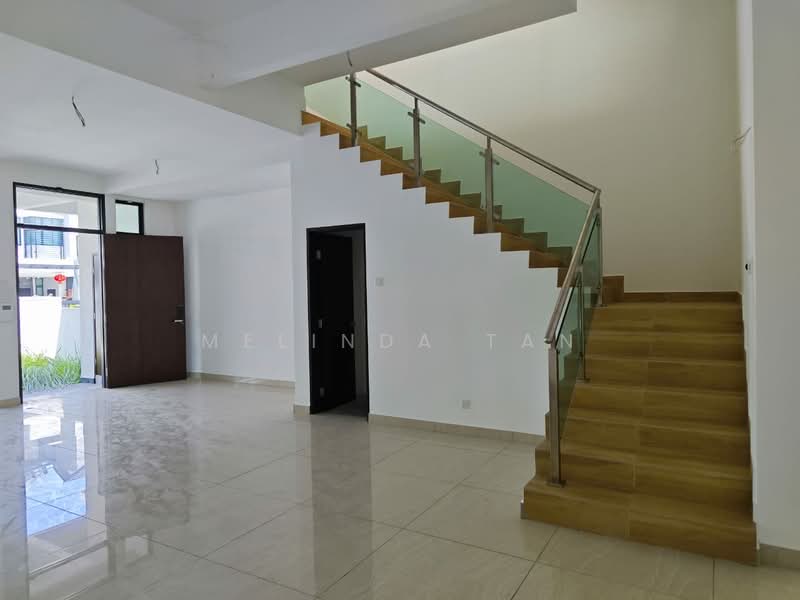 Rumah Teres 2.5 Tingkat untuk Dijual di Puchong (Selangor) - Melinda Tan - Entrance - PropertyGuru.com.my