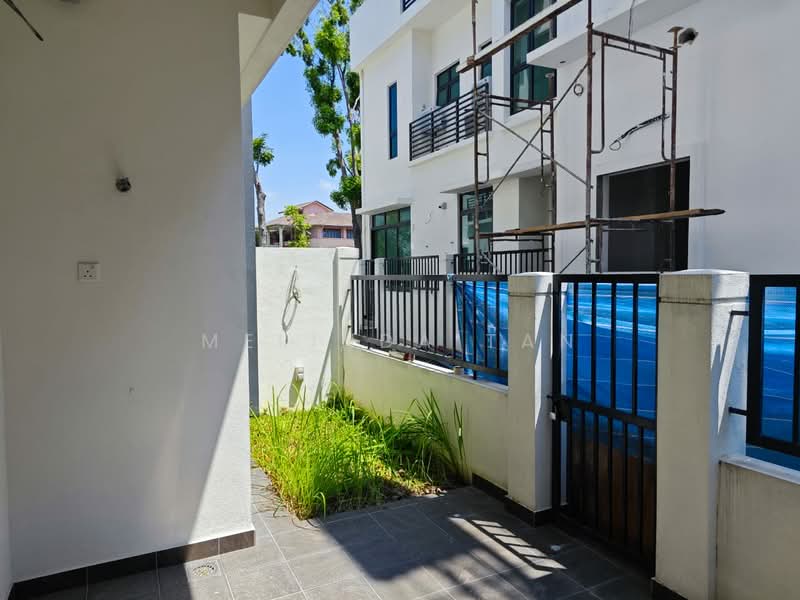 Rumah Teres 2.5 Tingkat untuk Dijual di Puchong (Selangor) - Melinda Tan - Exterior - PropertyGuru.com.my
