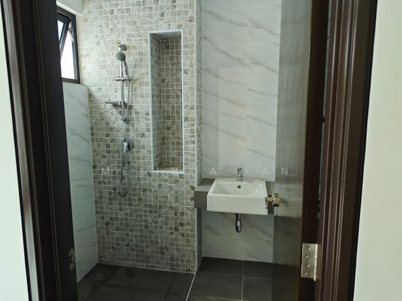 Rumah Teres 2.5 Tingkat untuk Dijual di Puchong (Selangor) - Melinda Tan - Bathroom - PropertyGuru.com.my