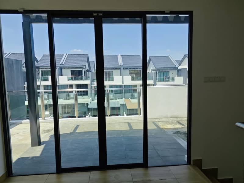 Rumah Teres 2.5 Tingkat untuk Dijual di Puchong (Selangor) - Melinda Tan - Exterior - PropertyGuru.com.my
