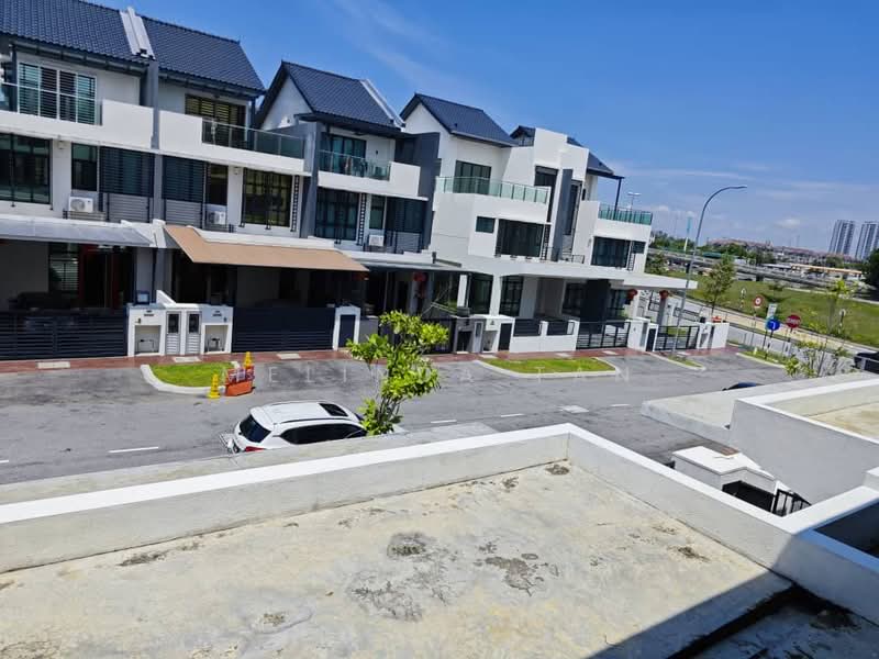 Rumah Teres 2.5 Tingkat untuk Dijual di Puchong (Selangor) - Melinda Tan - Exterior - PropertyGuru.com.my