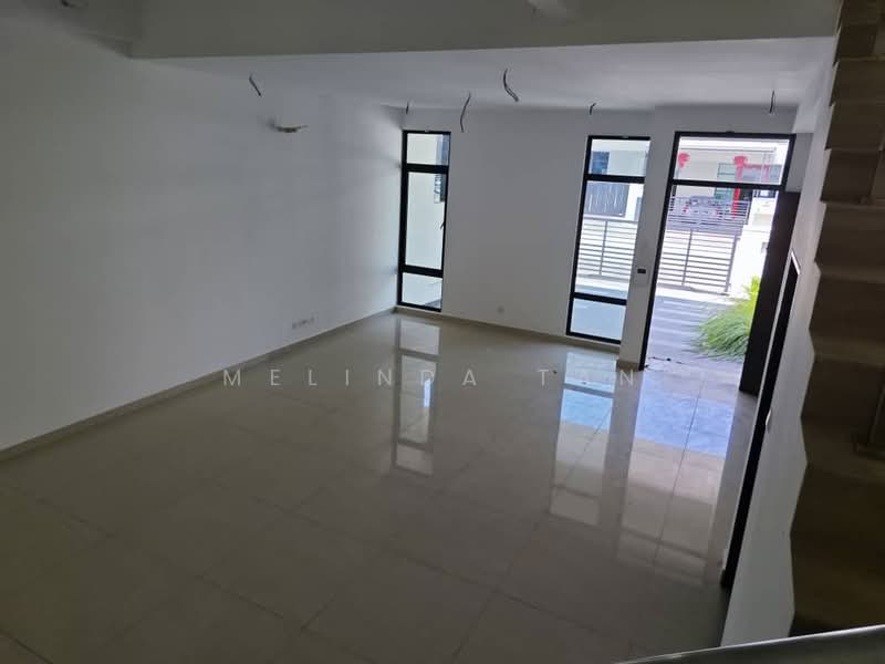 Rumah Teres 2.5 Tingkat untuk Dijual di Puchong (Selangor) - Melinda Tan - Living Room - PropertyGuru.com.my