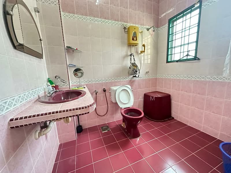 2-storey Terraced House for Sale in Kajang (Selangor) - Lewis Tam - Bathroom - PropertyGuru.com.my