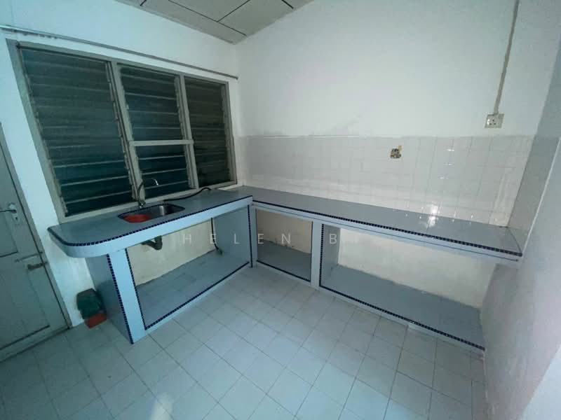 2-storey Terraced House for Rent in Bukit Serindit (Melaka City) - Helen BF - Kitchen - PropertyGuru.com.my