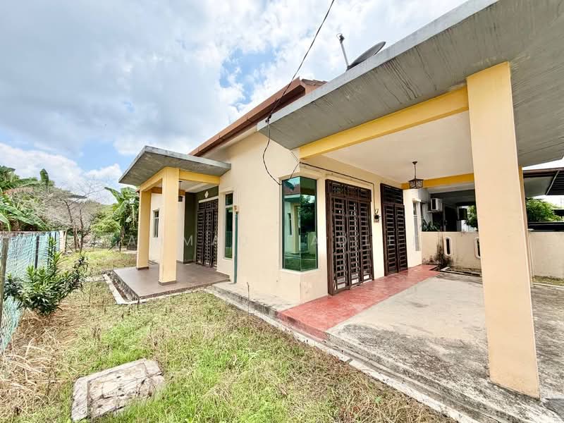 Semi-Detached House for Sale in Sepang (Selangor) - Ahmad Fadlee - PropertyGuru.com.my