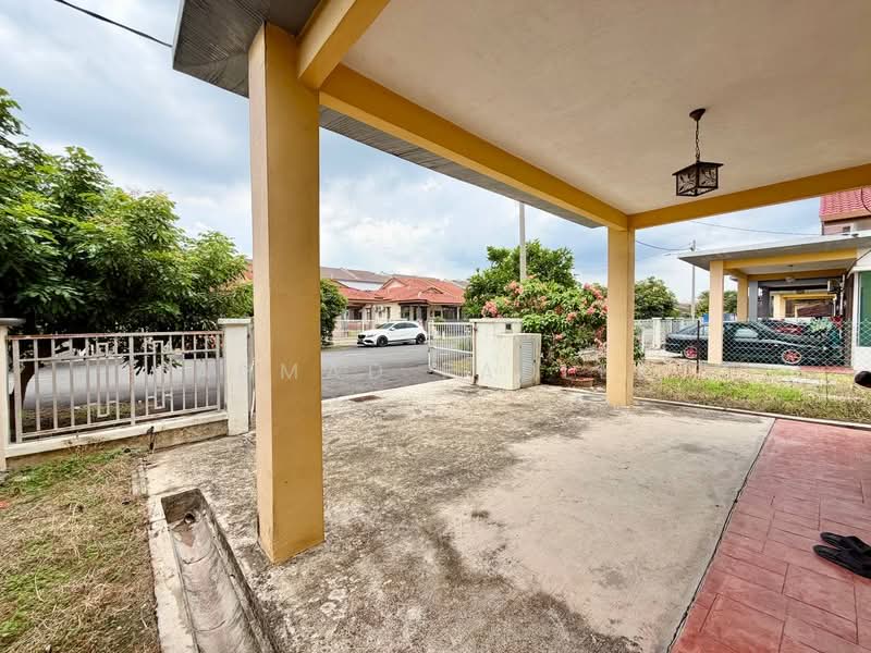 Semi-Detached House for Sale in Sepang (Selangor) - Ahmad Fadlee - PropertyGuru.com.my