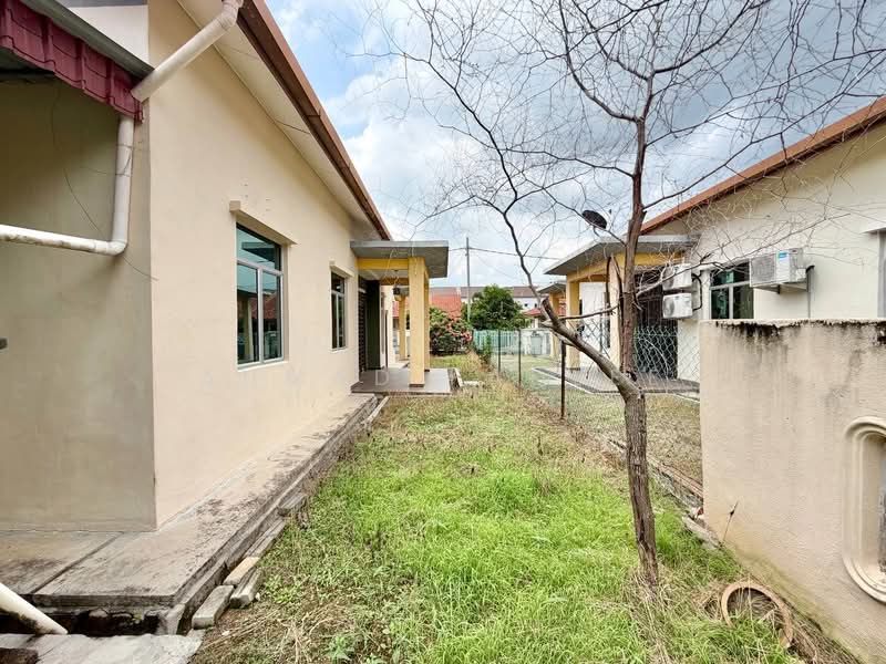Semi-Detached House for Sale in Sepang (Selangor) - Ahmad Fadlee - PropertyGuru.com.my