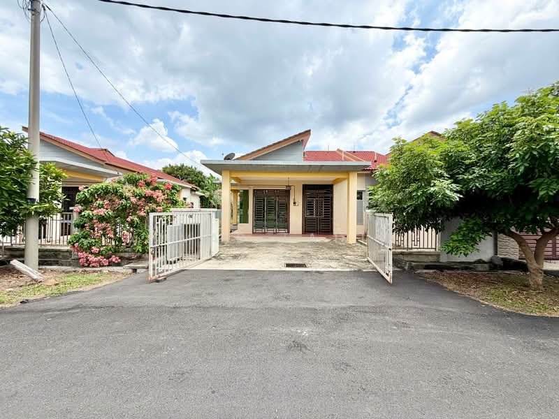 Semi-Detached House for Sale in Sepang (Selangor) - Ahmad Fadlee - PropertyGuru.com.my