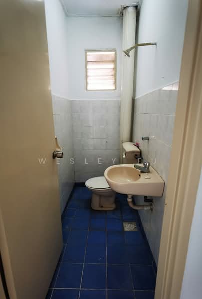 Pangsapuri untuk Dijual di Apartment Bayu - Wesley Fu - Bathroom - PropertyGuru.com.my
