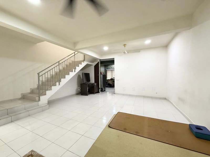 2-storey Terraced House for Sale in Kuala Selangor (Selangor) - Nazri Hassan - Living Room - PropertyGuru.com.my