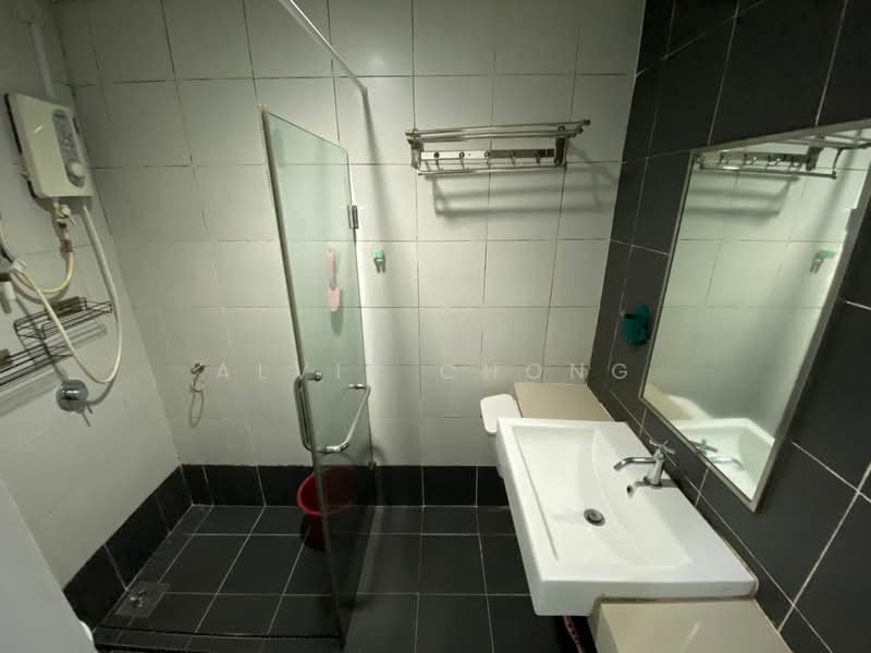 Servis Apartment untuk Disewa di Centrestage Designer Suite - Alvis Chong - Bathroom - PropertyGuru.com.my