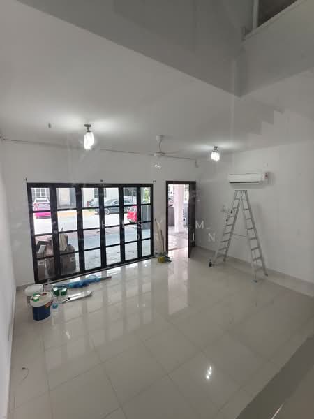 4-storey Terraced House for Rent in Ampang (Selangor) - Hisyam Noordin - Living Room - PropertyGuru.com.my