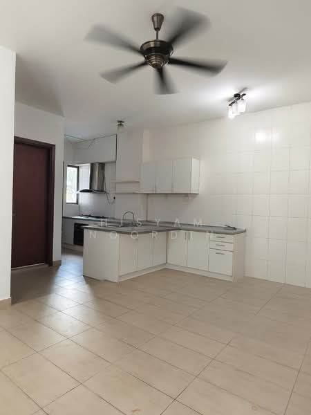 4-storey Terraced House for Rent in Ampang (Selangor) - Hisyam Noordin - Kitchen - PropertyGuru.com.my