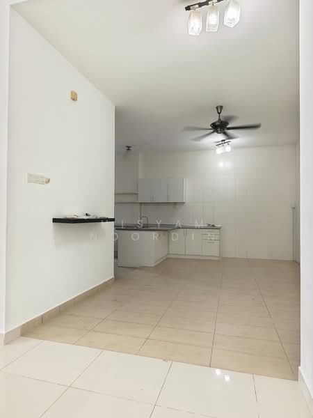 4-storey Terraced House for Rent in Ampang (Selangor) - Hisyam Noordin - Kitchen - PropertyGuru.com.my