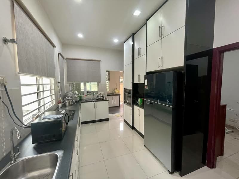 Bungalow for Sale in Kota Kemuning (Shah Alam) - Sa'a Nordin - Kitchen - PropertyGuru.com.my