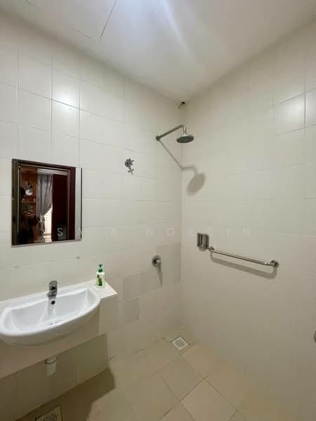 Bungalow for Sale in Kota Kemuning (Shah Alam) - Sa'a Nordin - Bathroom - PropertyGuru.com.my