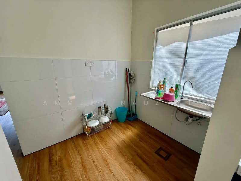 Pangsapuri untuk Dijual di Pangsapuri Mawar - Ammeer Nadzrai - Kitchen - PropertyGuru.com.my