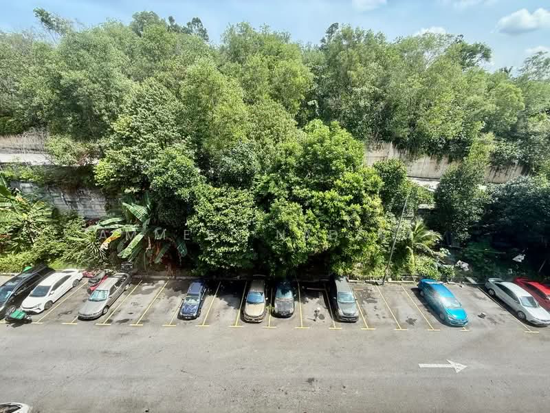Pangsapuri untuk Dijual di Pangsapuri Mawar - Ammeer Nadzrai - Exterior - PropertyGuru.com.my