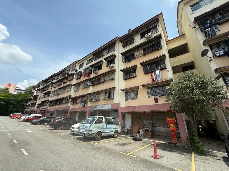 Pangsapuri untuk Dijual di Pangsapuri Mawar - Ammeer Nadzrai - Exterior - PropertyGuru.com.my