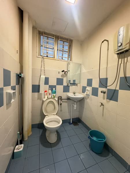 Apartment for Sale at Impian Senibong Residences - Lex Hiew - Bathroom - PropertyGuru.com.my