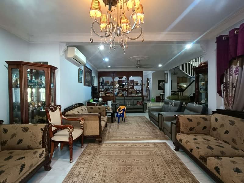 2-storey Terraced House for Sale in Seksyen 4 (Shah Alam) - Yasmin Sulaiman - Living Room - PropertyGuru.com.my
