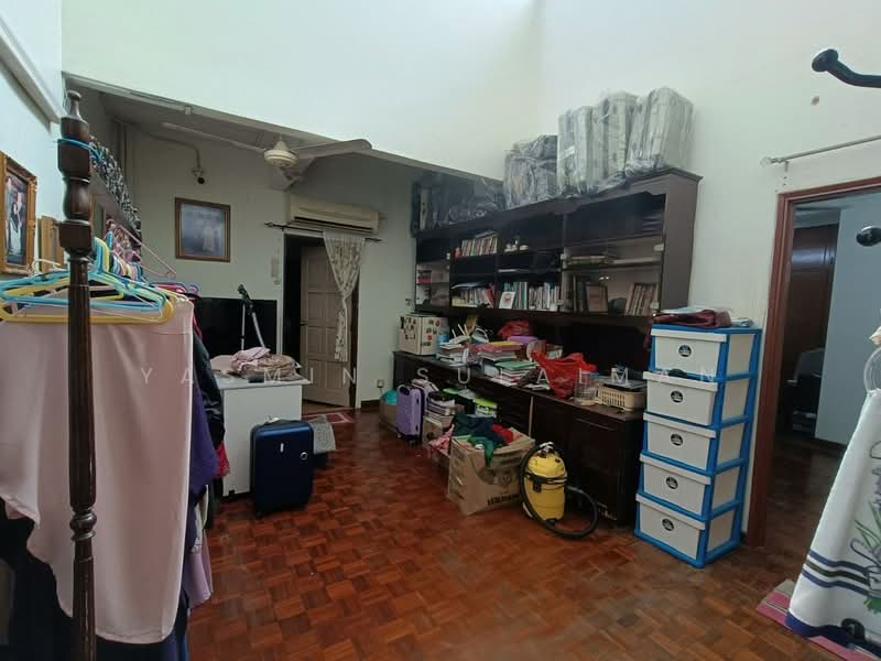 2-storey Terraced House for Sale in Seksyen 4 (Shah Alam) - Yasmin Sulaiman - Living Room - PropertyGuru.com.my