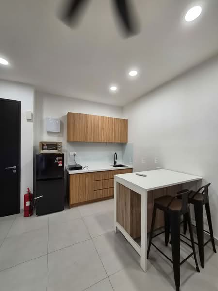 Service Residence for Rent at Dorsett Waterfront Subang - Alice Lee - Kitchen - PropertyGuru.com.my