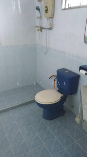 Rumah Banglo untuk Dijual di Taman Overseas Union (Taman Oug) (Jalan Klang Lama (Old Klang Road)) - Billy Tan - Bathroom - PropertyGuru.com.my