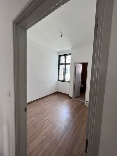 2-storey Terraced House for Sale in Kota Seriemas (Nilai) - Hana Zaini - PropertyGuru.com.my