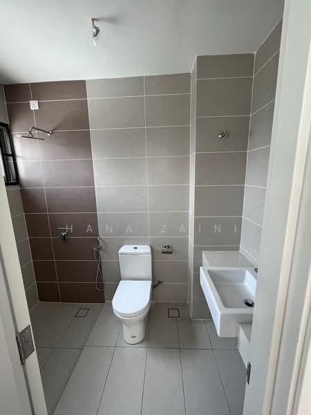 2-storey Terraced House for Sale in Kota Seriemas (Nilai) - Hana Zaini - Bathroom - PropertyGuru.com.my