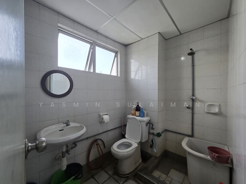 Kondominium untuk Dijual di Kemuncak Shah Alam - Yasmin Sulaiman - Bathroom - PropertyGuru.com.my
