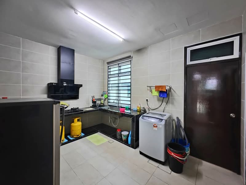 Rumah Teres 2 Tingkat untuk Dijual di Taman Bukit Jaya (Ulu Tiram) - David Ong - Kitchen - PropertyGuru.com.my