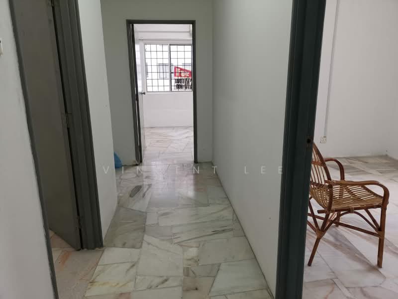Kondominium untuk Disewa di Bukit Pandan Kondominium 2 - Vincent Lee - Corridor - PropertyGuru.com.my