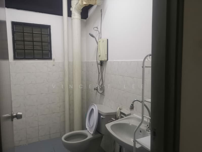 Kondominium untuk Disewa di Bukit Pandan Kondominium 2 - Vincent Lee - Bathroom - PropertyGuru.com.my
