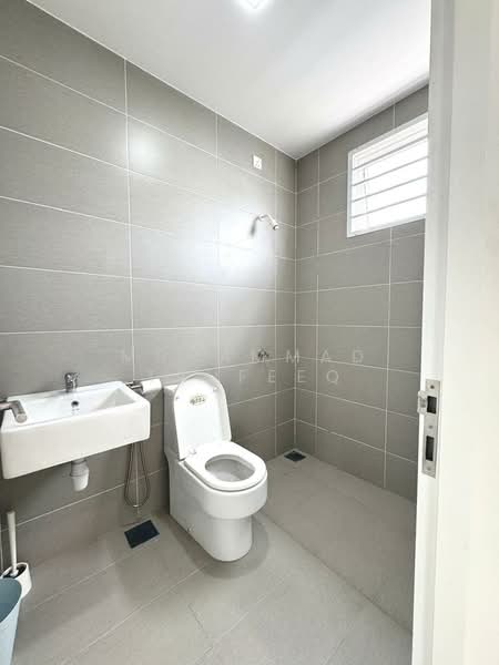 Rumah Teres 2 Tingkat untuk Disewa di Bandar Sri Sendayan (Negeri Sembilan) - Muhammad Taufeeq - Bathroom - PropertyGuru.com.my