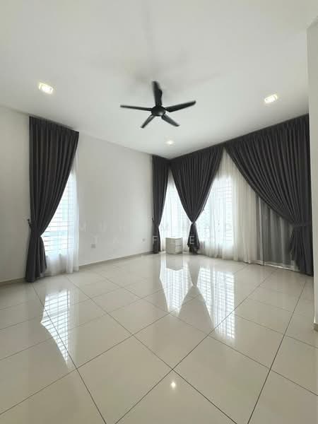 Rumah Teres 2 Tingkat untuk Disewa di Bandar Sri Sendayan (Negeri Sembilan) - Muhammad Taufeeq - Living Room - PropertyGuru.com.my