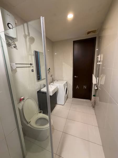Condominium for Rent at Bay Point @ Country Garden Danga Bay - Louis Tan - Bathroom - PropertyGuru.com.my