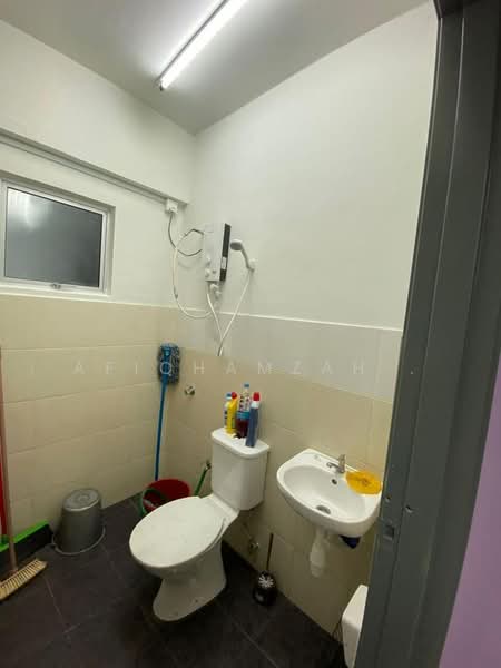 Pangsapuri untuk Disewa di Pangsapuri Suria 1 Batu Kawan - AfiqHamzah . - Bathroom - PropertyGuru.com.my