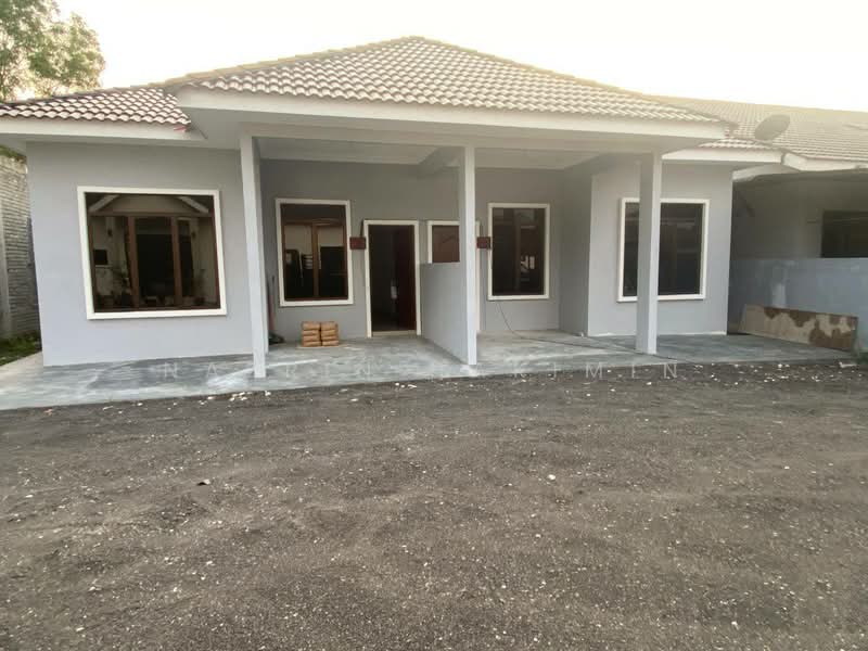 Semi-Detached House for Sale in Kampung Jalan Kebun (Shah Alam) - Nazrin Hakimin - Exterior - PropertyGuru.com.my