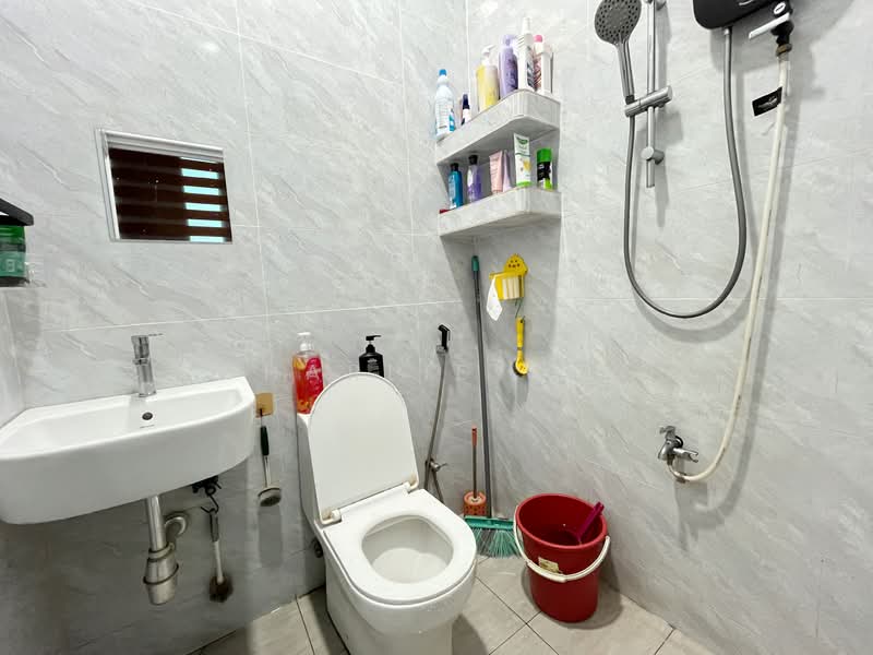 Rumah Berkembar untuk Dijual di Canary Garden (Klang) - Charlie Gan - Bathroom - PropertyGuru.com.my