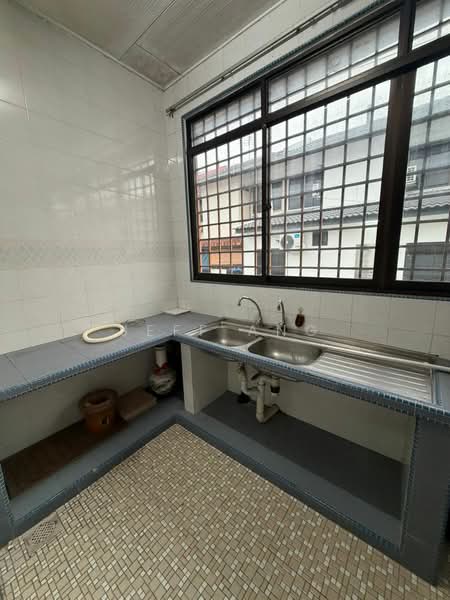 Semi-Detached House for Sale in Taman Perling (Perling) - Jeff Ang - Kitchen - PropertyGuru.com.my
