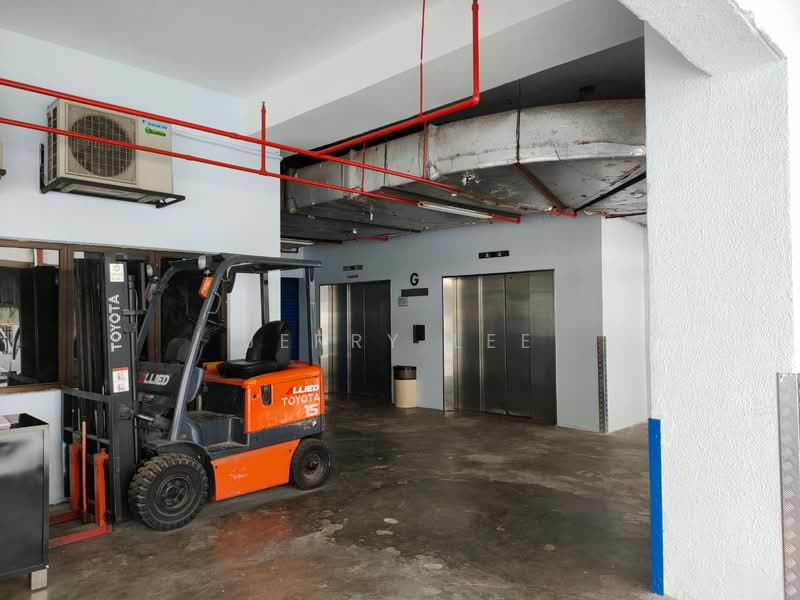 Warehouse for Rent in Seksyen 51 (Petaling Jaya) - Jerry Lee - Corridor - PropertyGuru.com.my