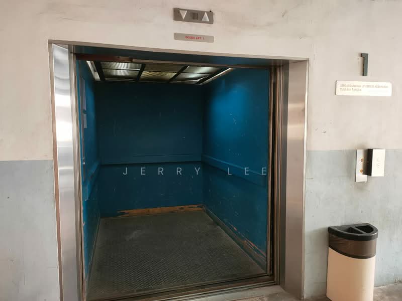 Warehouse for Rent in Seksyen 51 (Petaling Jaya) - Jerry Lee - Interior - PropertyGuru.com.my