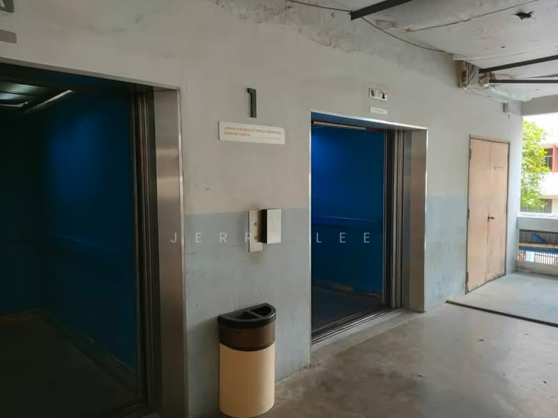 Warehouse for Rent in Seksyen 51 (Petaling Jaya) - Jerry Lee - Corridor - PropertyGuru.com.my