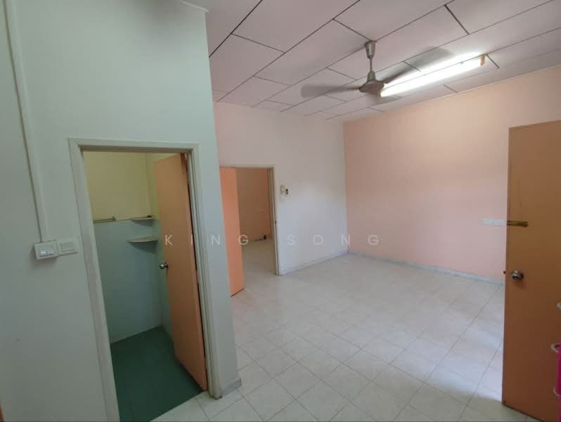 2-storey Terraced House for Sale in Taman Seri Jati (Batu Berendam) - King Song - PropertyGuru.com.my