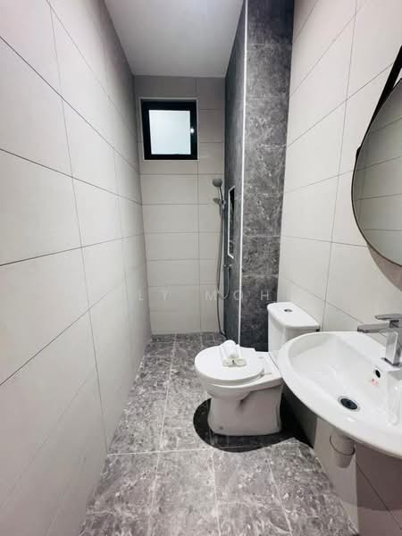 Servis Apartment untuk Dijual di Riverhaus - Lily Mohd - Bathroom - PropertyGuru.com.my